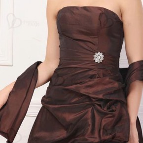 Cómo Combinar vestido de fiesta marrón con plateado
