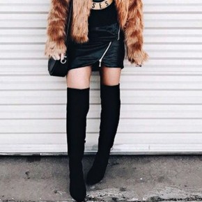 Cómo combinar las botas altas thigh high